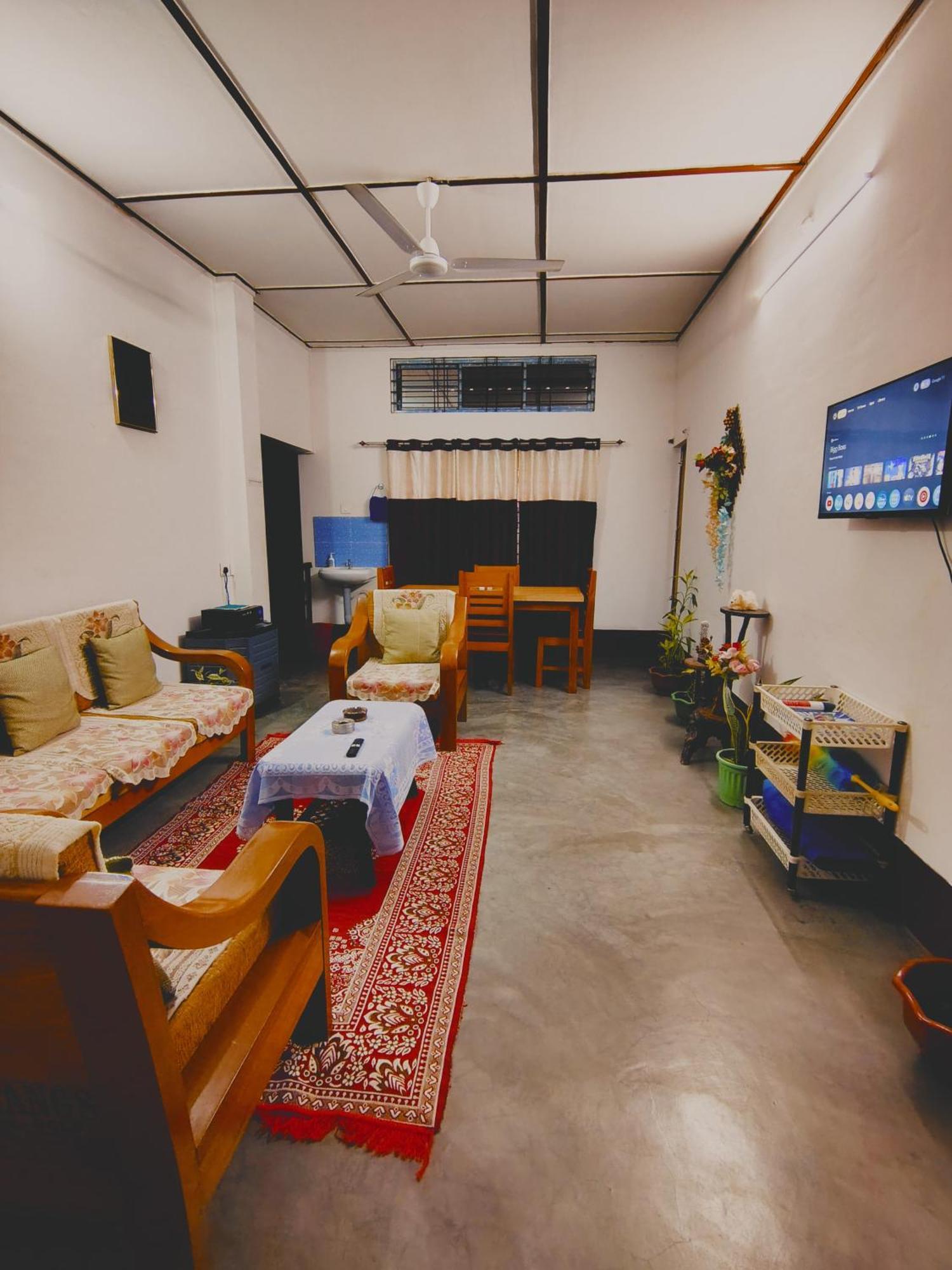 Gayatri Homestay Dibrugarh Buitenkant foto